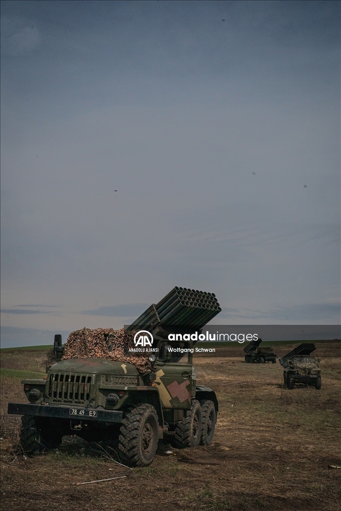 Ukrayna güçleri, Donbas bölgesindeki Rus mevzilerini Grad füzeleri ile hedef aldı