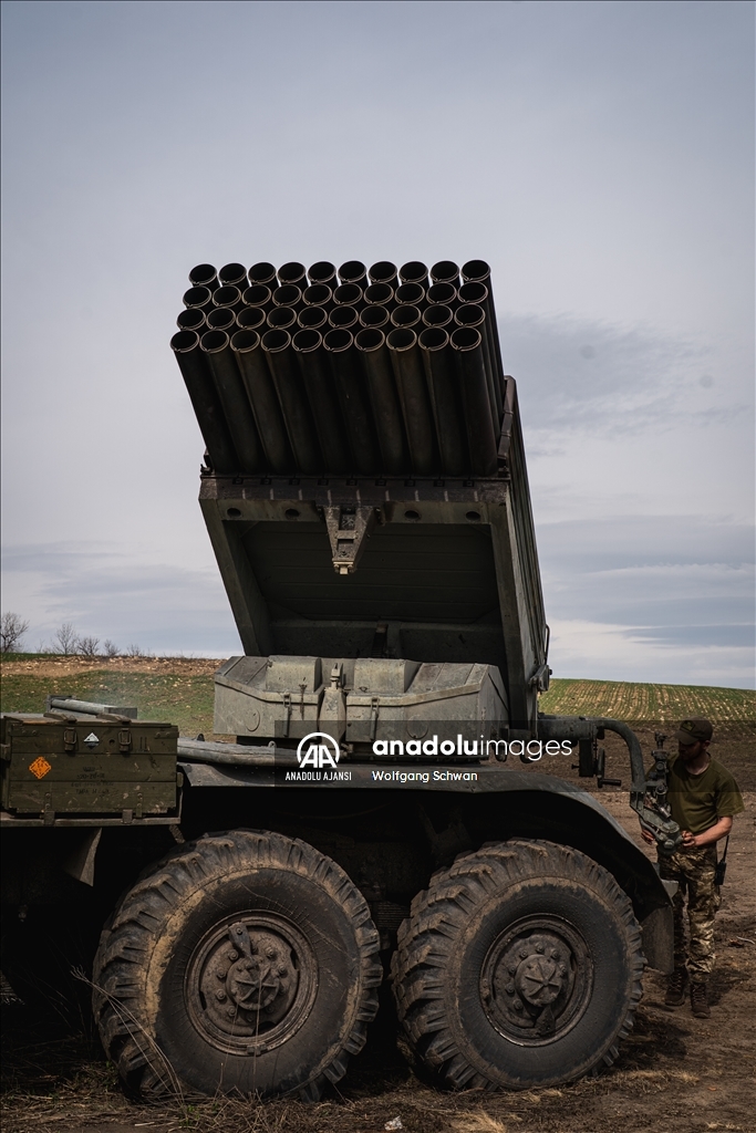 Ukrayna güçleri, Donbas bölgesindeki Rus mevzilerini Grad füzeleri ile hedef aldı