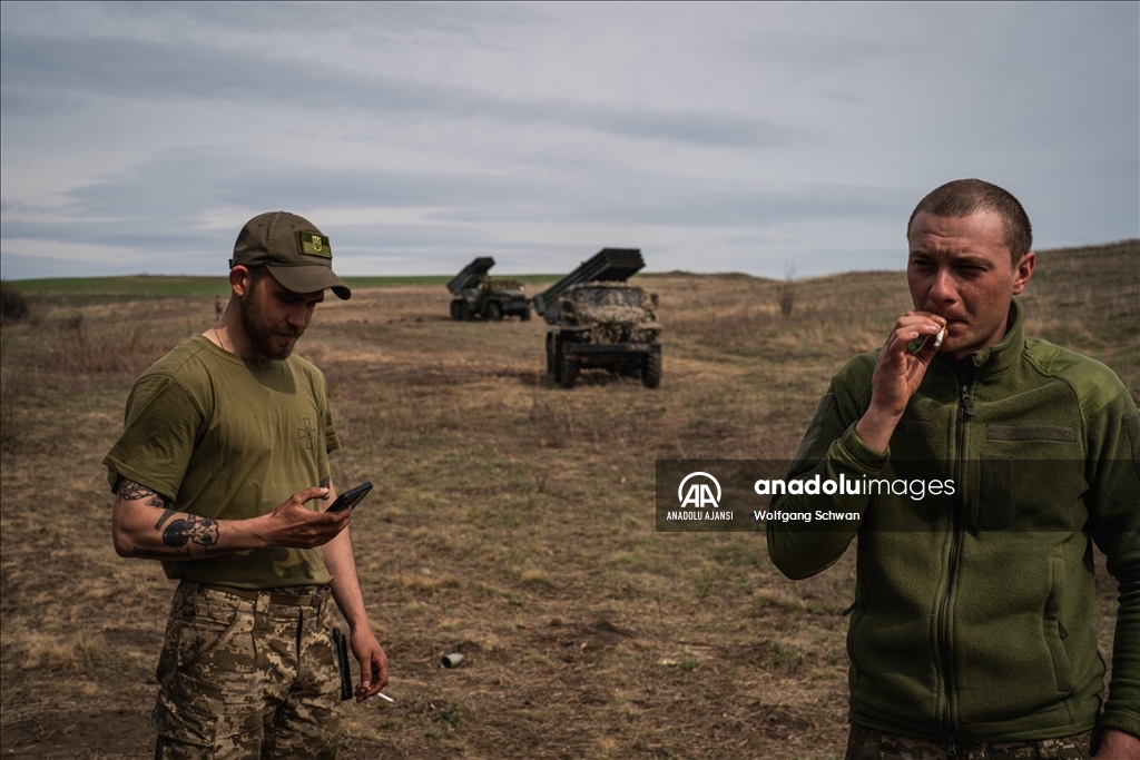 Ukrayna güçleri, Donbas bölgesindeki Rus mevzilerini Grad füzeleri ile hedef aldı