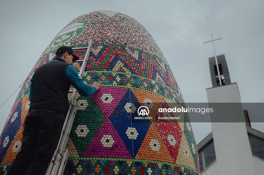 El huevo de Pascua más grande del mundo es exhibido en Eslovaquia