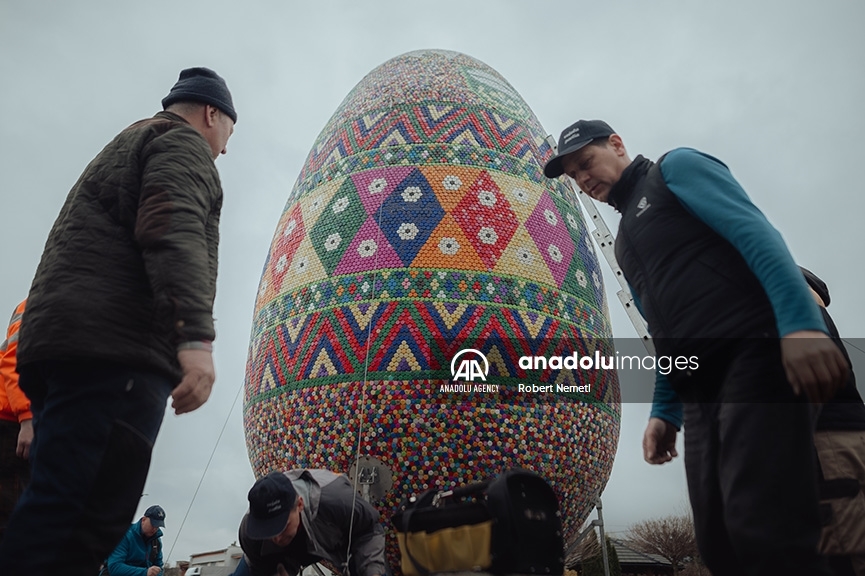El huevo de Pascua más grande del mundo es exhibido en Eslovaquia