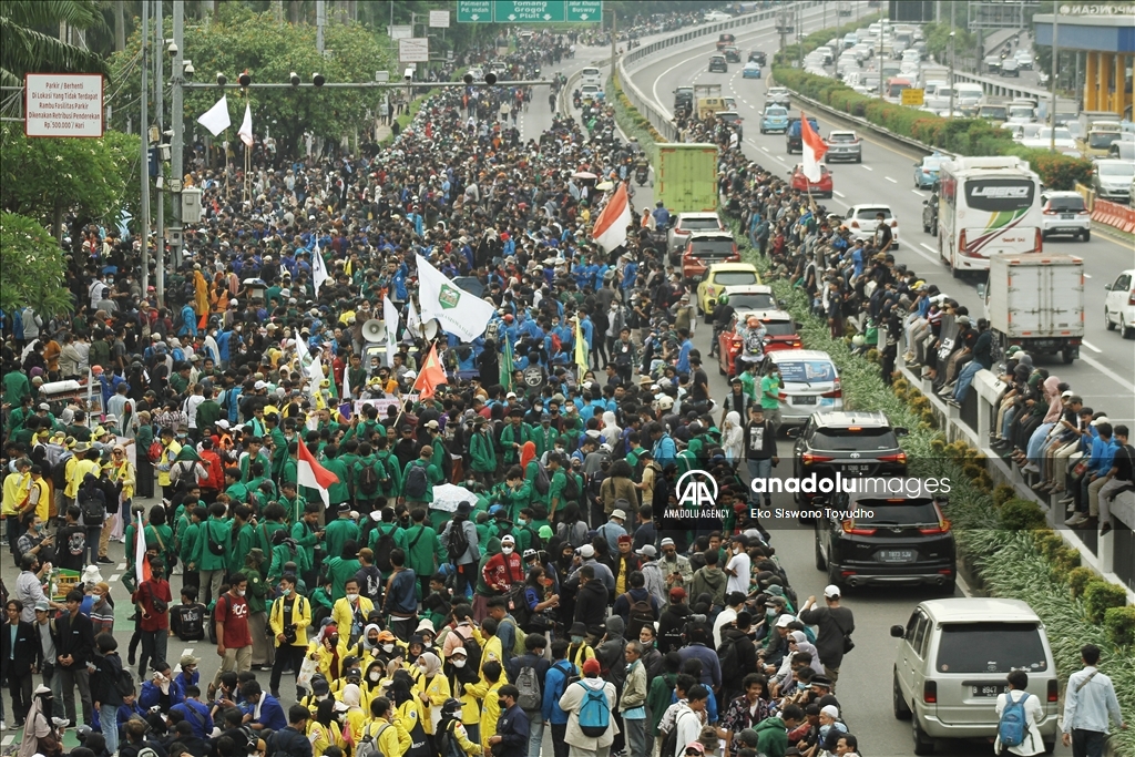 Mahasiswa Indonesia tolak perpanjangan masa jabatan presiden