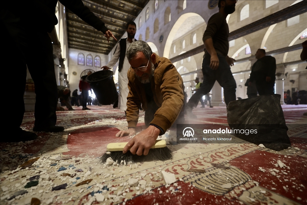 حمله پلیس اسرائیل به نمازگزاران در مسجد قبله
