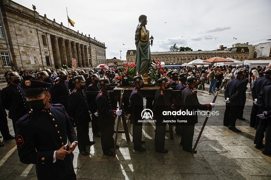 Procesión del Viernes Santo en la Catedral Primada de Bogotá