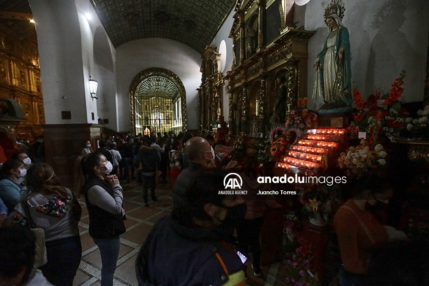 Procesión del Viernes Santo en la Catedral Primada de Bogotá