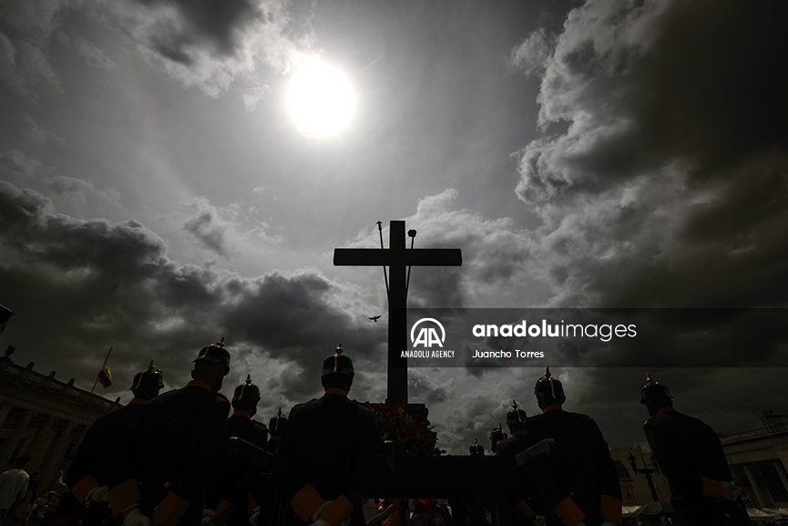 Procesión del Viernes Santo en la Catedral Primada de Bogotá