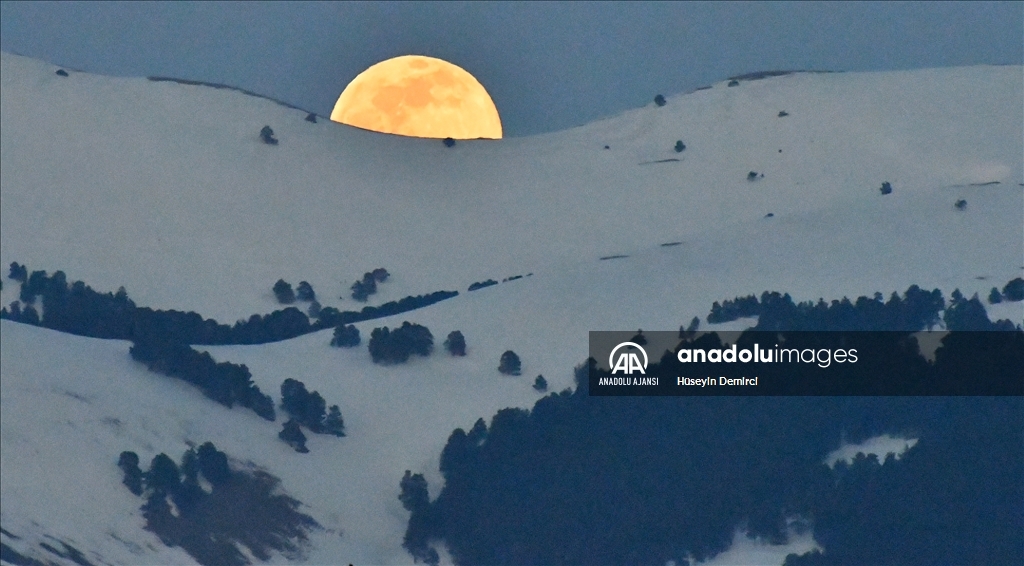 Kars'ta dolunay