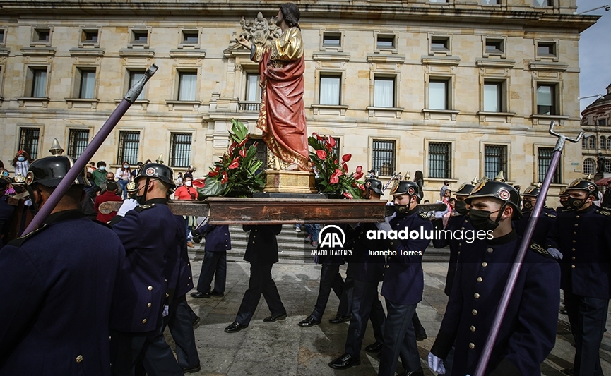 Procesión del Viernes Santo en la Catedral Primada de Bogotá