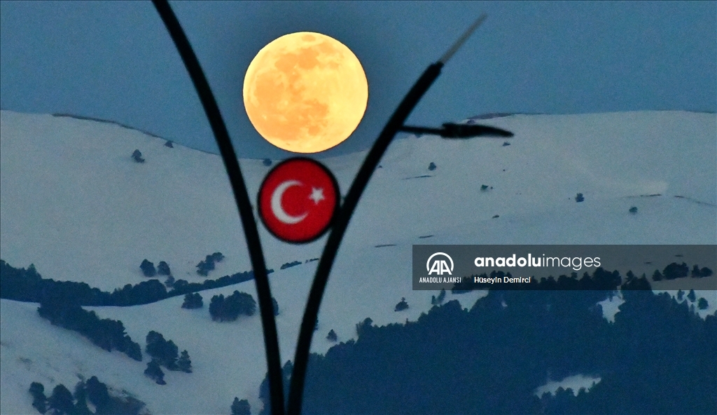 Kars'ta dolunay