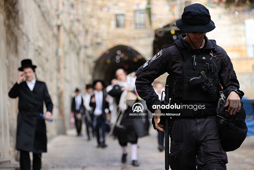 Persisten las redadas de la Policía israelí en la mezquita de Al-Aqsa