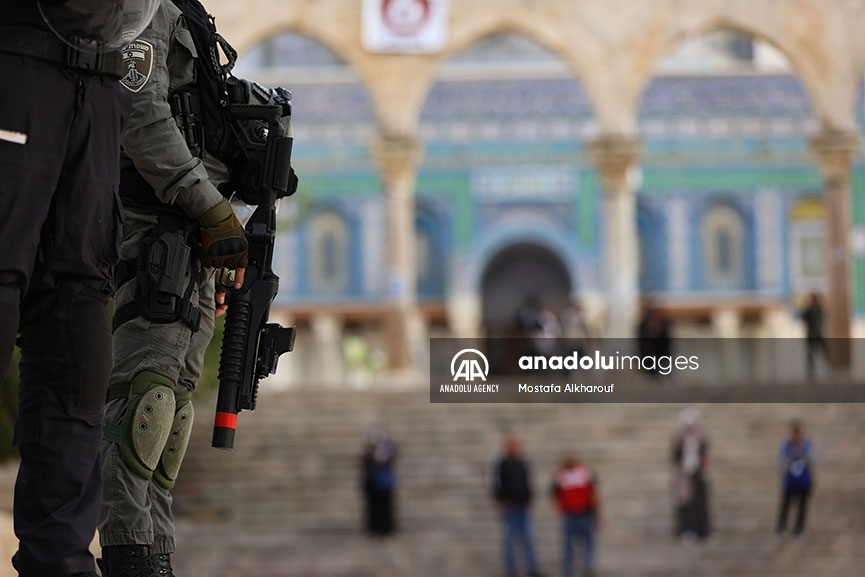 Persisten las redadas de la Policía israelí en la mezquita de Al-Aqsa