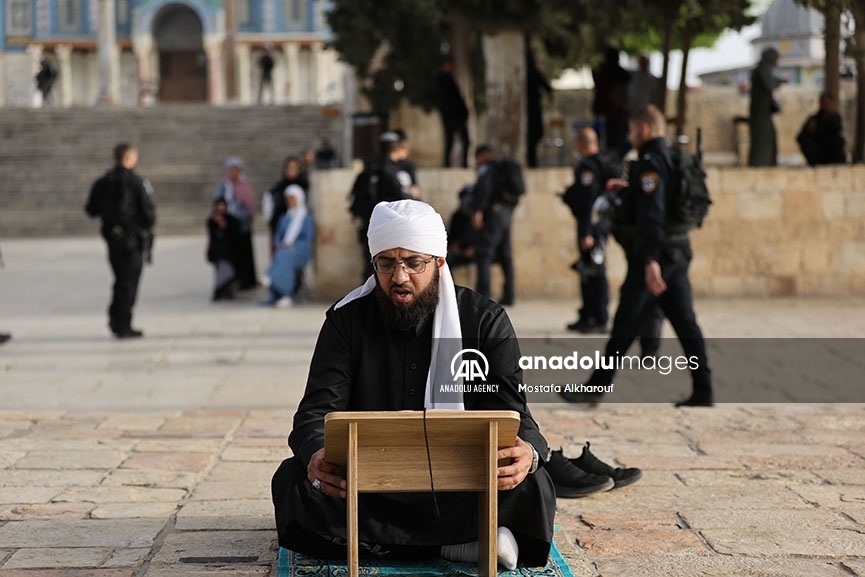 Persisten las redadas de la Policía israelí en la mezquita de Al-Aqsa