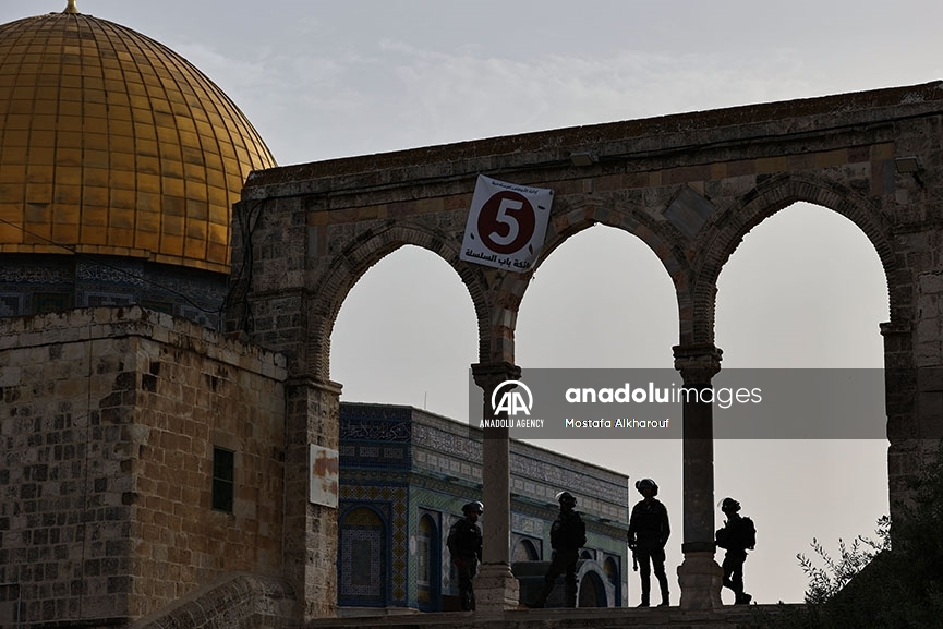 Persisten las redadas de la Policía israelí en la mezquita de Al-Aqsa