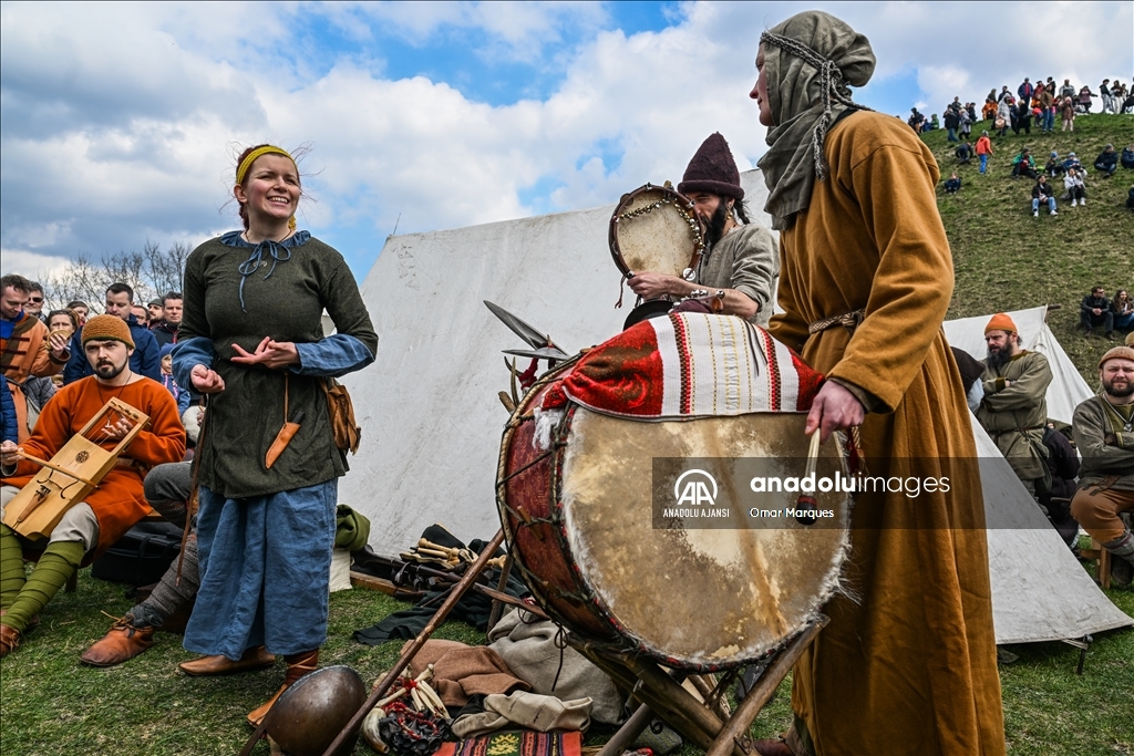 Krakow'da geleneksel Rekawka Slav Festivali iki yıl aradan sonra düzenlendi