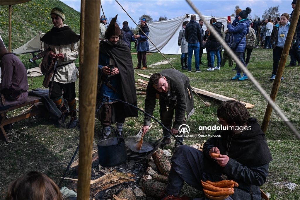 Krakow'da geleneksel Rekawka Slav Festivali iki yıl aradan sonra düzenlendi
