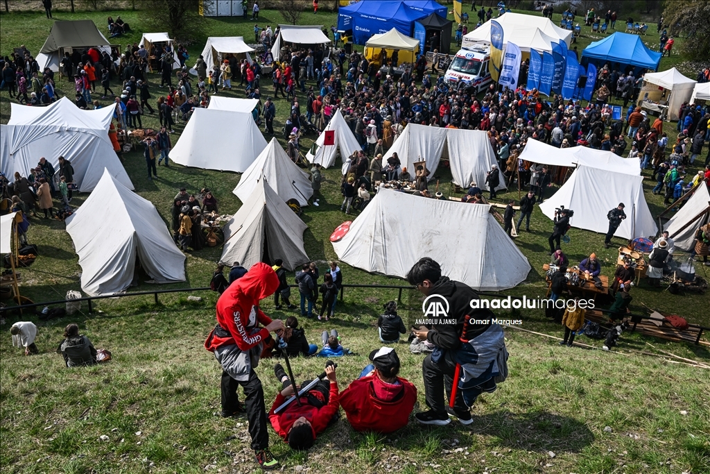 Krakow'da geleneksel Rekawka Slav Festivali iki yıl aradan sonra düzenlendi