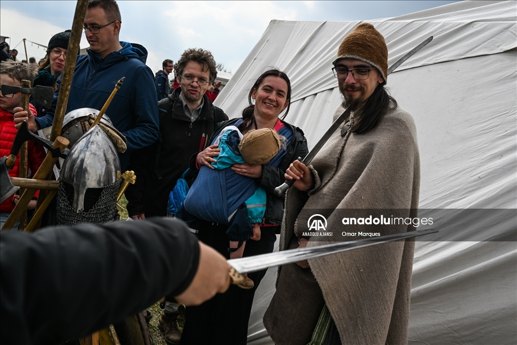 Krakow'da geleneksel Rekawka Slav Festivali iki yıl aradan sonra düzenlendi
