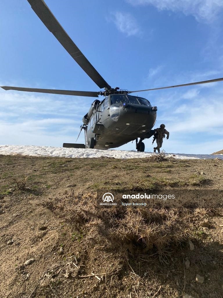 Hakkari'de "Eren Abluka-2 Şehit Uzman Jandarma Çavuş Mehmet Bayar Operasyonu" başlatıldı