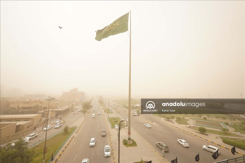 عاصفة رملية تضرب العراق