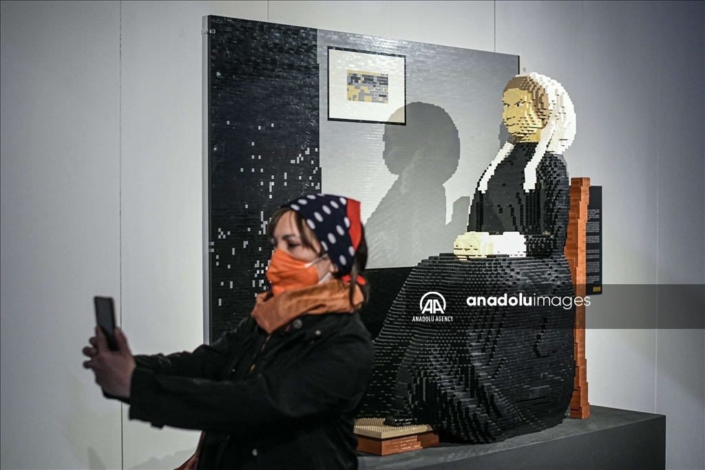 La popular exposición de figuras hechas con piezas de LEGO llega a Milán 10