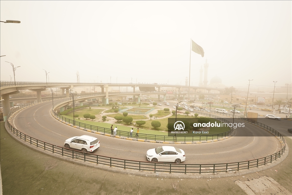 عاصفة رملية تضرب العراق