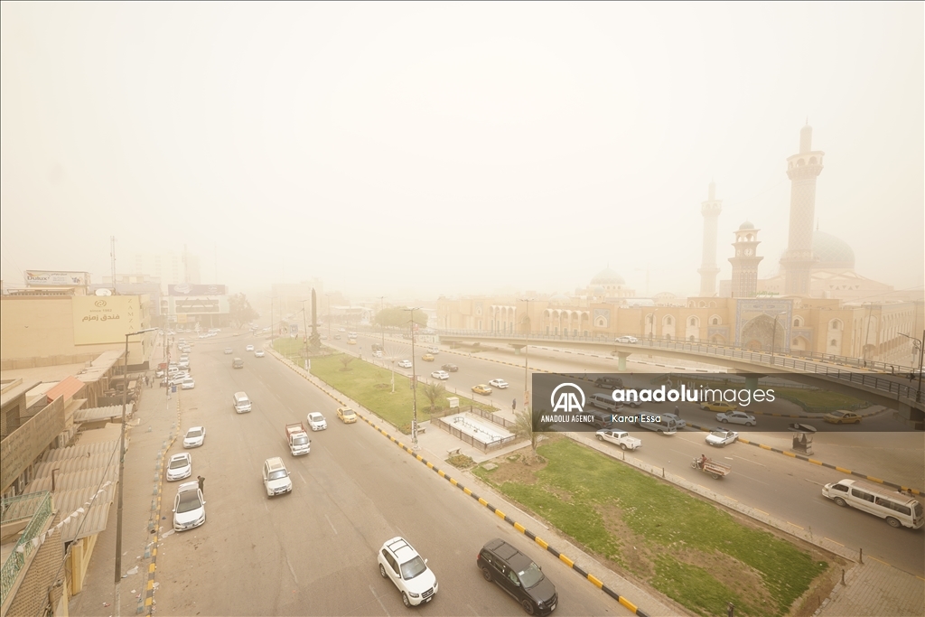 عاصفة رملية تضرب العراق