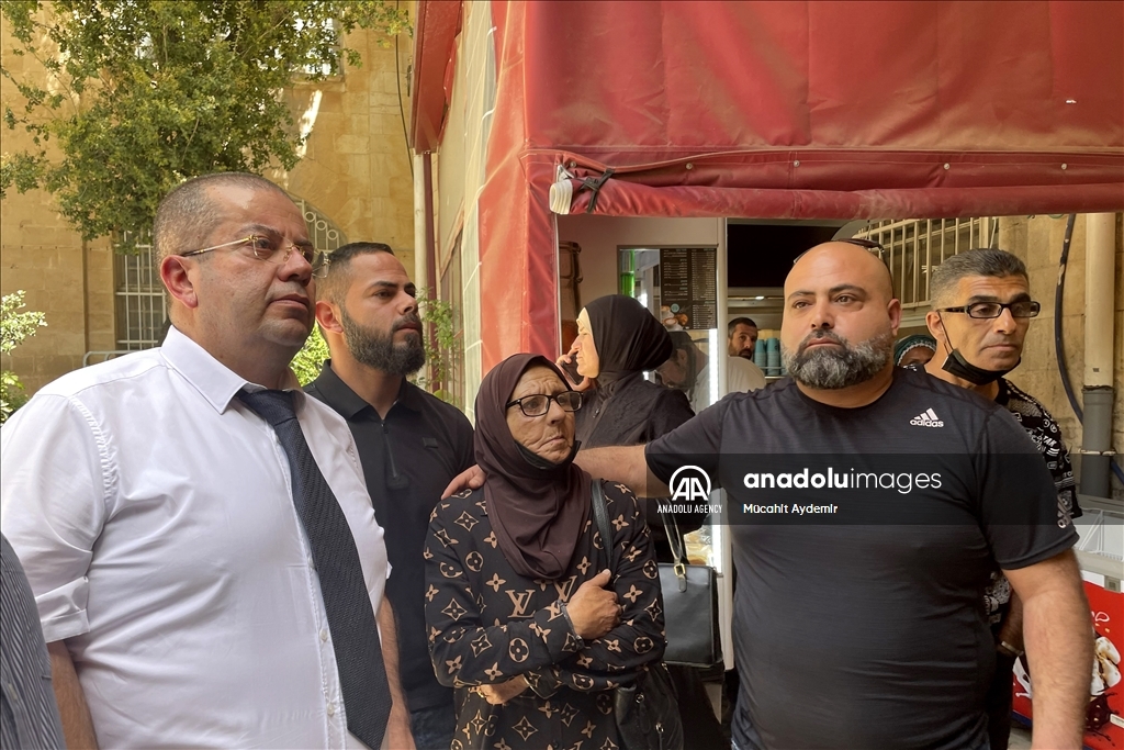 ولدت في هذا المنزل وعشت فيه حياتي كلها مع أهلي الذين يتواجدون بالمنزل منذ العام 1948