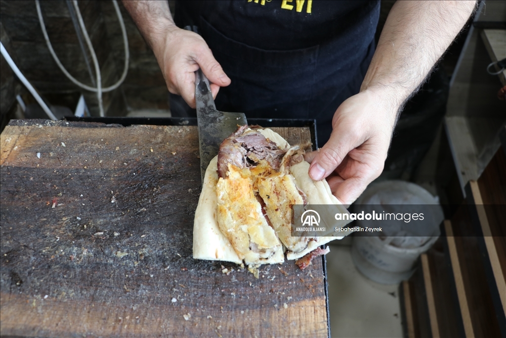 Denizli'nin tescilli lezzeti: Tandır kebabı