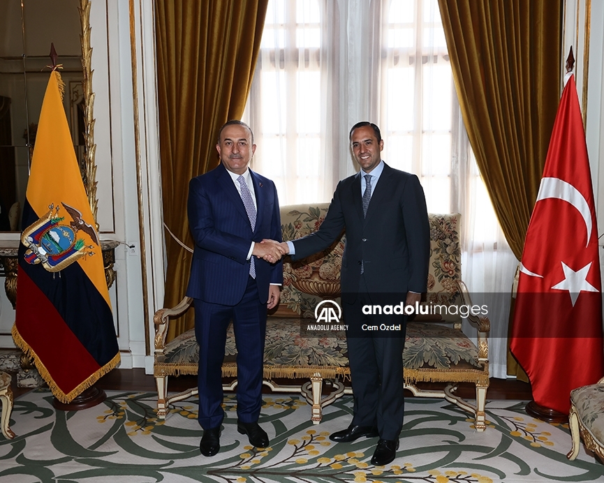 El ministro de Relaciones Exteriores de Turquía, Mevlut Cavusoglu, en Ecuador