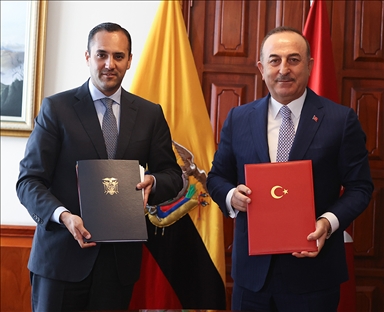 El ministro de Relaciones Exteriores de Turquía, Mevlut Cavusoglu, en Ecuador