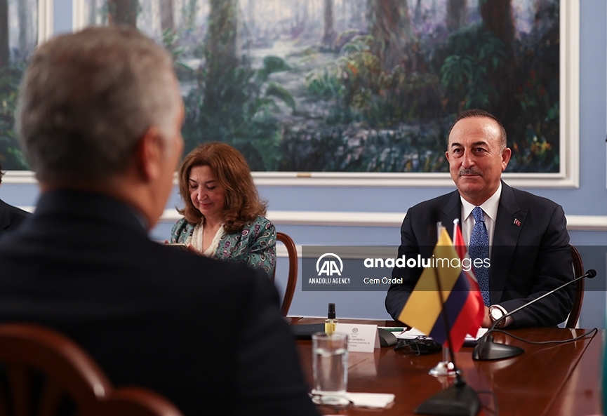 El ministro de Relaciones de Exteriores de Turquía,  Mevlut Cavusoglu, se reunió con el presidente de Colombia, Iván Duque Márquez