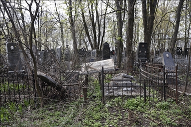 «Анадолу» запечатлело кладбище в Киеве, подвергшееся авиаударам ВС РФ