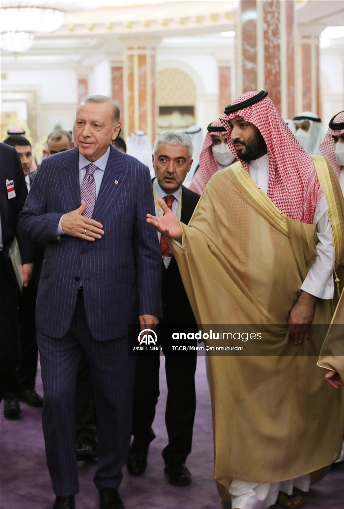 الرئيس أردوغان يلتقي ولي العهد السعودي في جدة