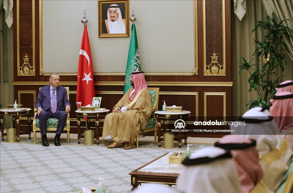 الرئيس أردوغان يلتقي ولي العهد السعودي في جدة