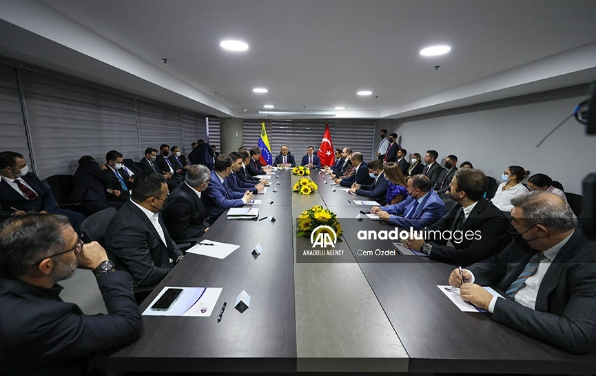 Los ministros de Relaciones Exteriores de Turquía y Venezuela en Caracas