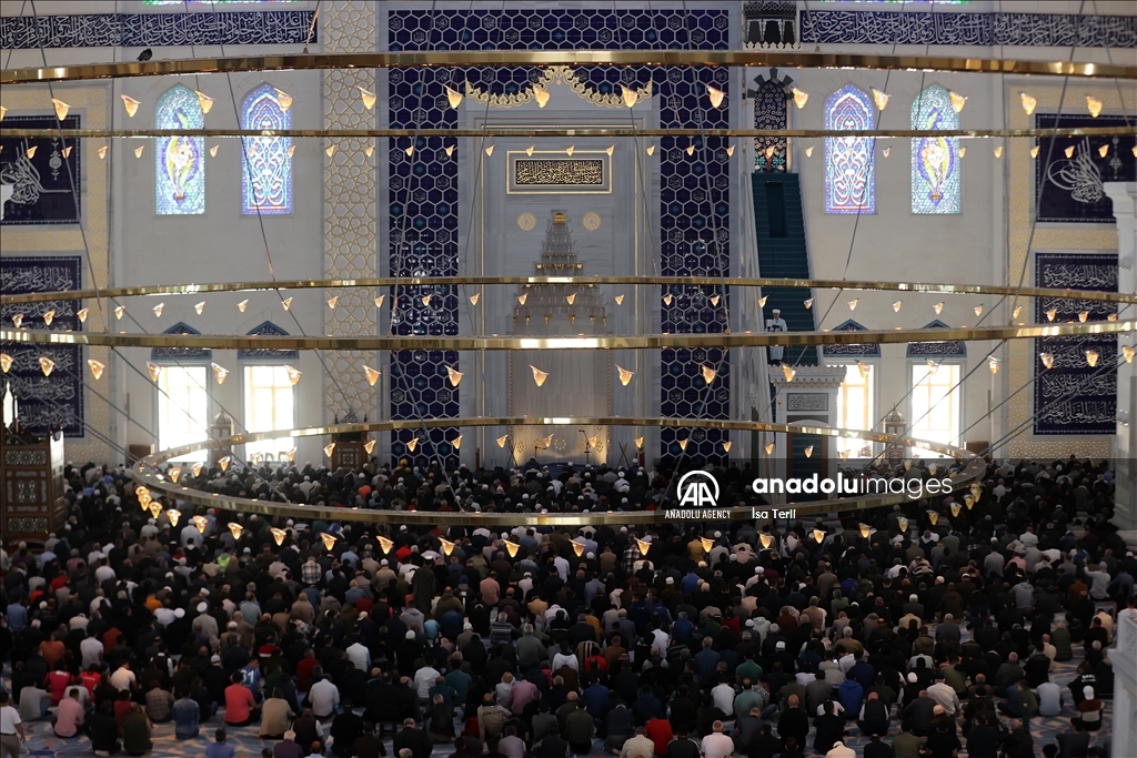 Ramadan's last Friday Prayer at Camlica Mosque