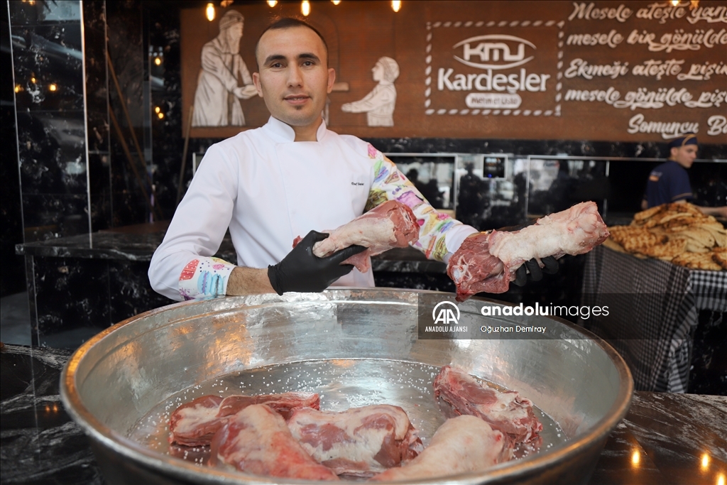 Meşe odunuyla pişen lezzet: Gerdan kebabı