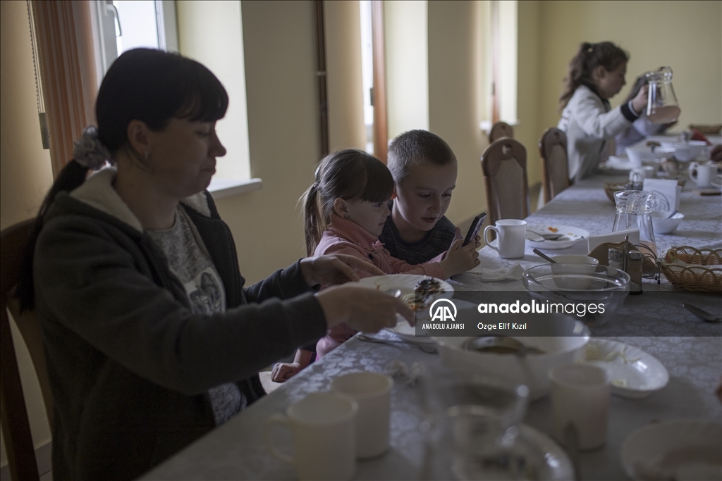 Manastır, savaş mağdurlarının sığınağı oldu