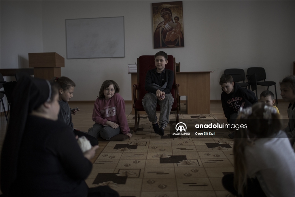 Manastır, savaş mağdurlarının sığınağı oldu