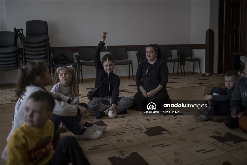 Manastır, savaş mağdurlarının sığınağı oldu