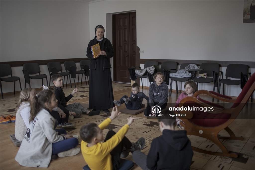 Manastır, savaş mağdurlarının sığınağı oldu