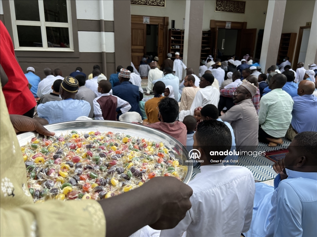 Uganda'da Ramazan Bayramı namazı kılındı