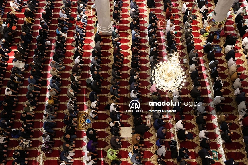 Fieles musulmanes en Jerusalén se congregaron en el complejo de la mezquita de Al-Aqsa para celebrar el Eid al-Fitr