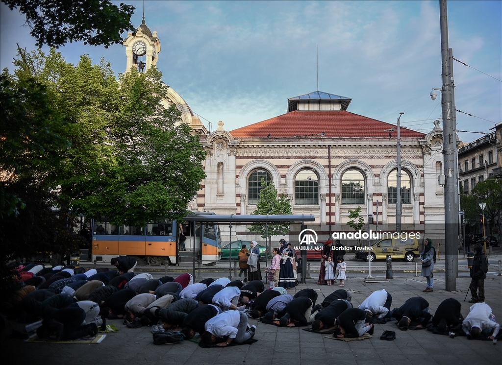 Bulgaristan'da Ramazan Bayramı namazı kılındı​​​​​​​