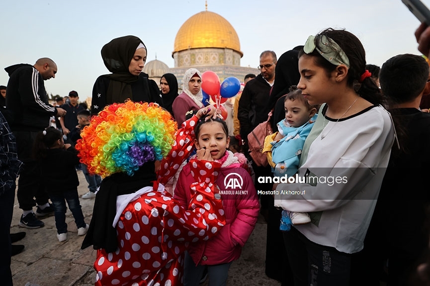 Fieles musulmanes en Jerusalén se congregaron en el complejo de la mezquita de Al-Aqsa para celebrar el Eid al-Fitr
