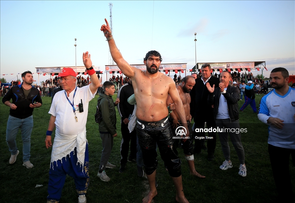 Kavasoğlu ve Şamdancıbaşı İbrahim Yağlı Güreşleri