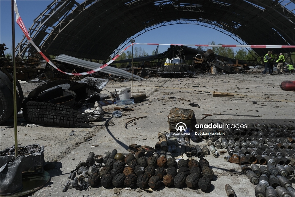 Rusya'nın vurduğu Ukrayna'daki Antonov An-225 tipi uçak