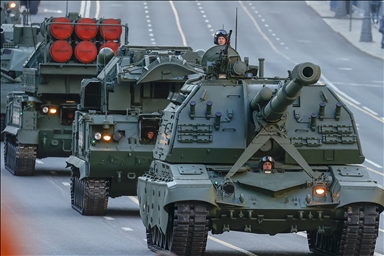 Latihan parade militer Hari Kemenangan di Moskow