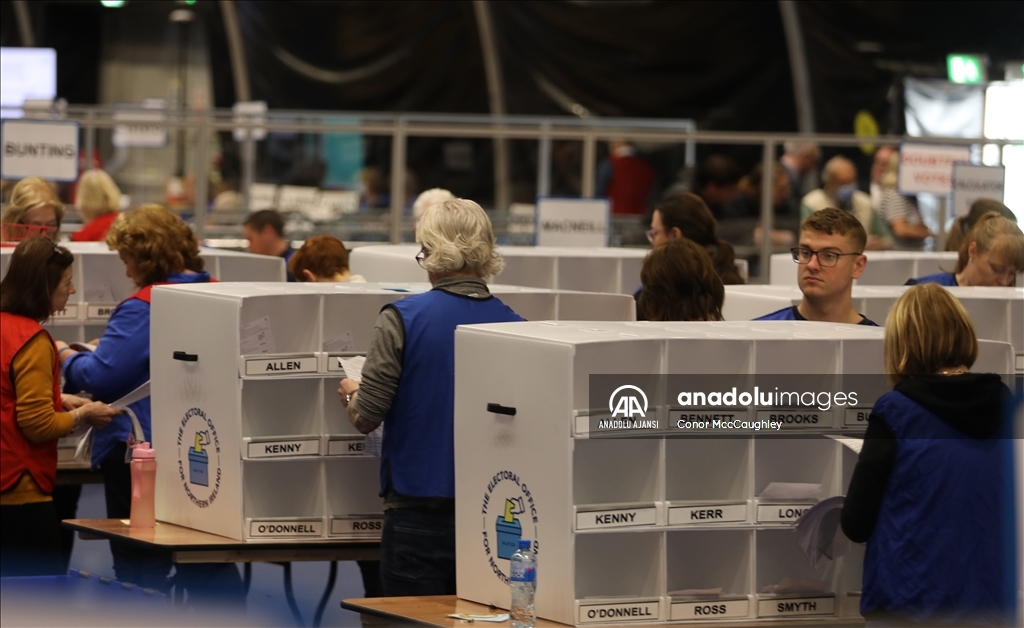 Kuzey İrlanda'daki yerel seçimlerde oy sayma işlemi başladı