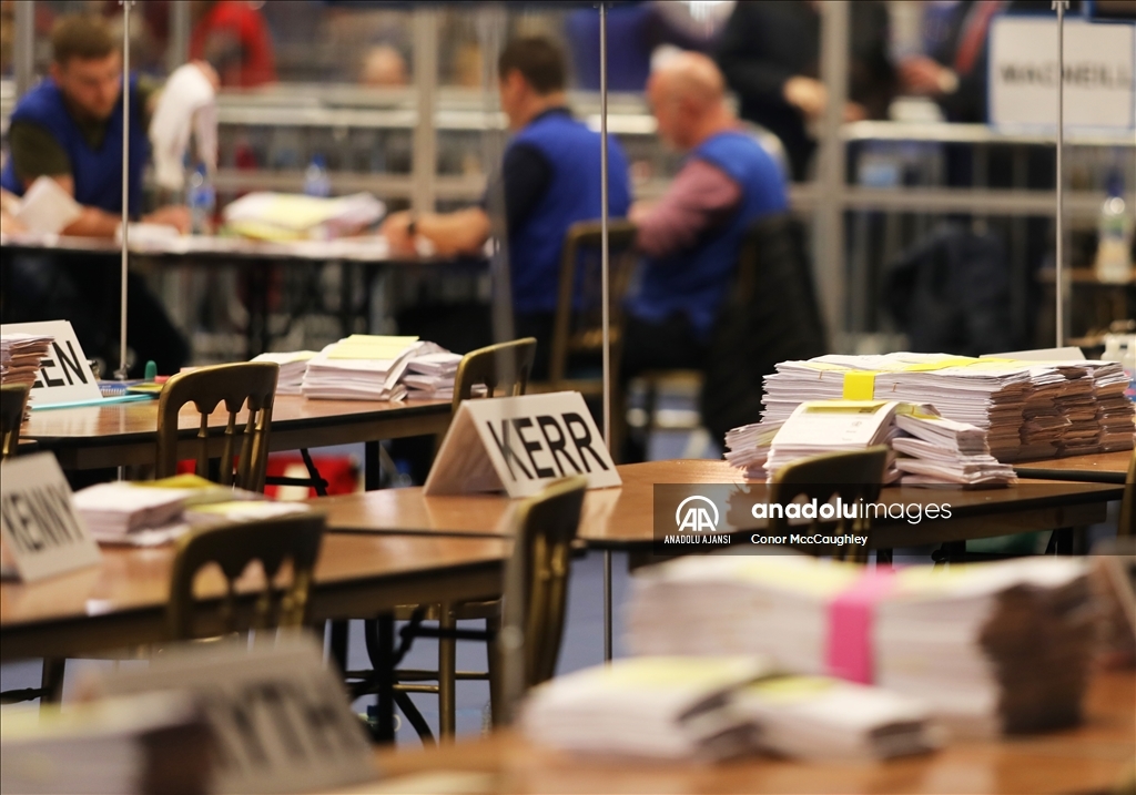 Kuzey İrlanda'daki yerel seçimlerde oy sayma işlemi başladı